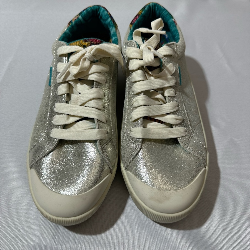 Dr. Scholl's Women’s 8M Iris Apfel Lace Silver Style Icon Sneaker | SKU SH0003